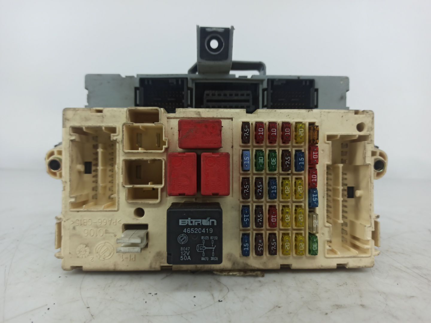 Fuse box image 16