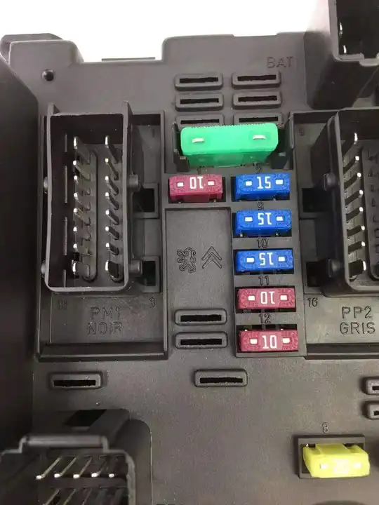 Fuse box image 12