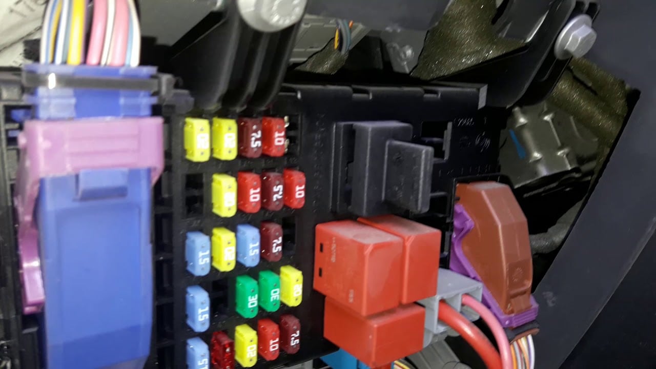 Fuse box image 10