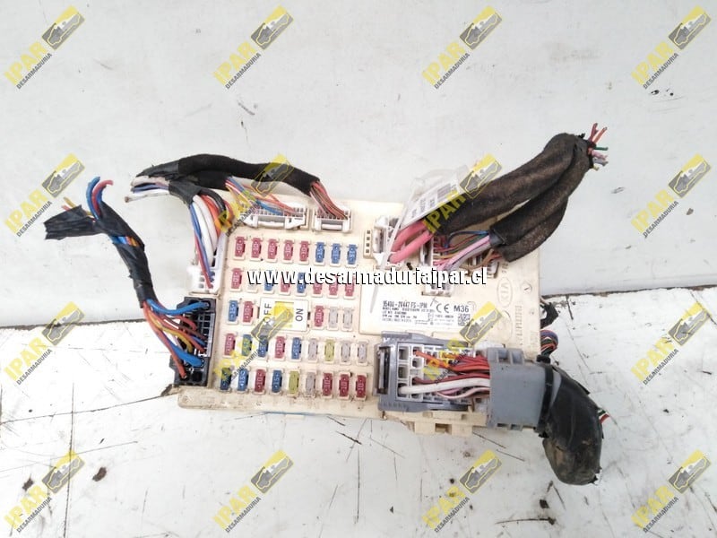 Fuse box image 18