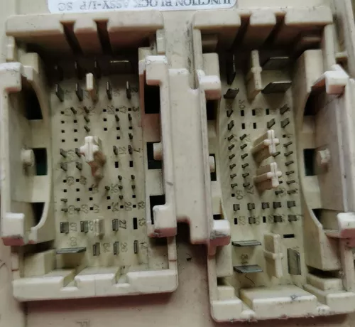 Fuse box image 16