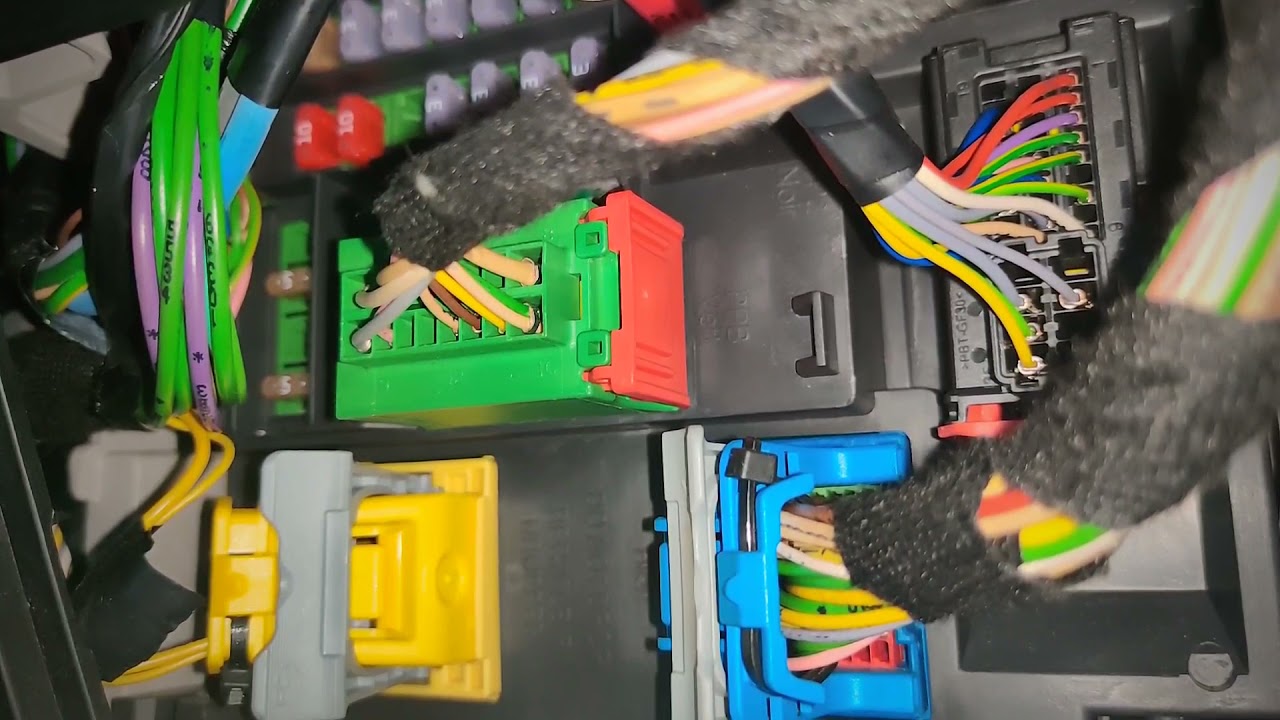 Fuse box image 10