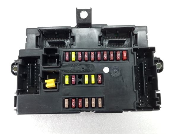 Fuse box image 11