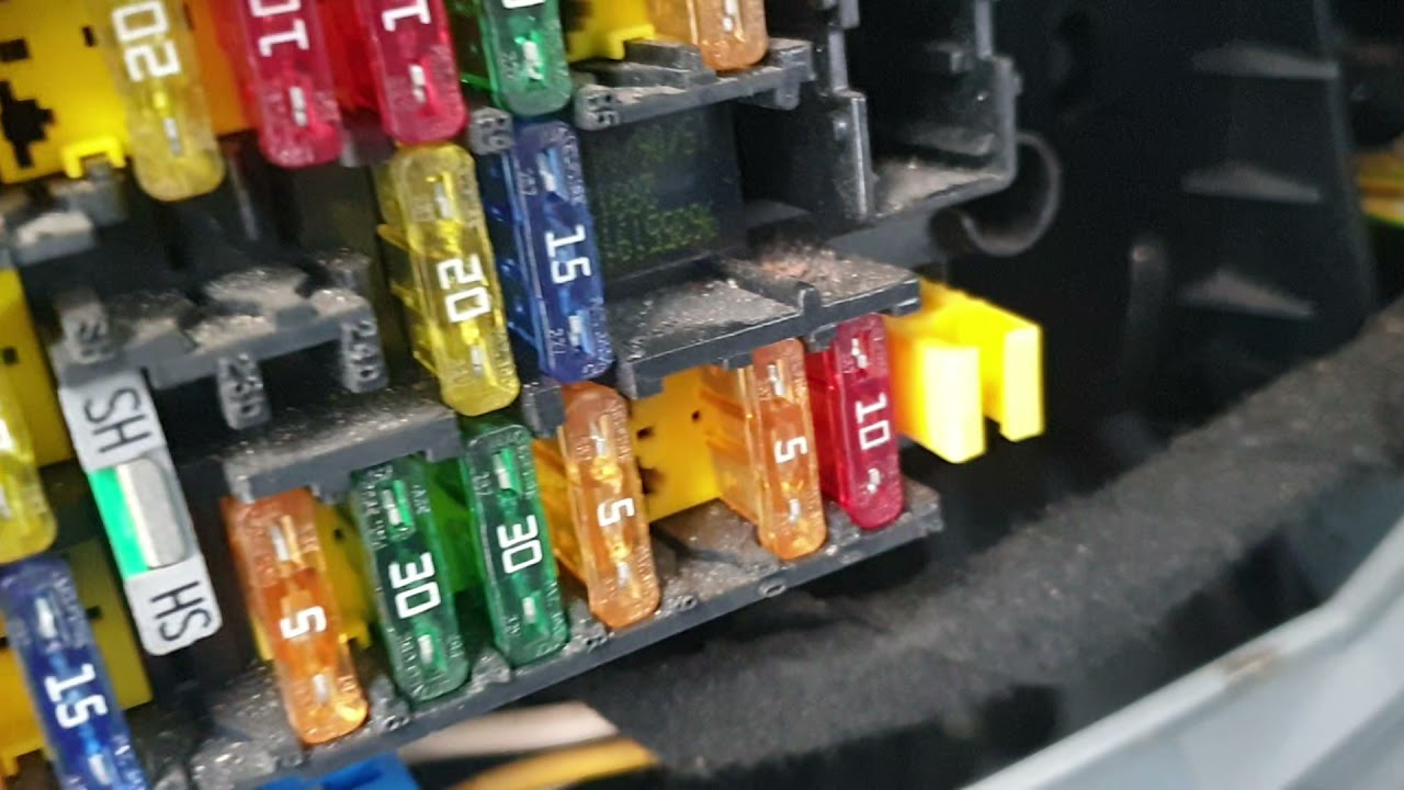 Fuse box image 15