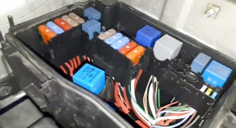 Fuse box image 12