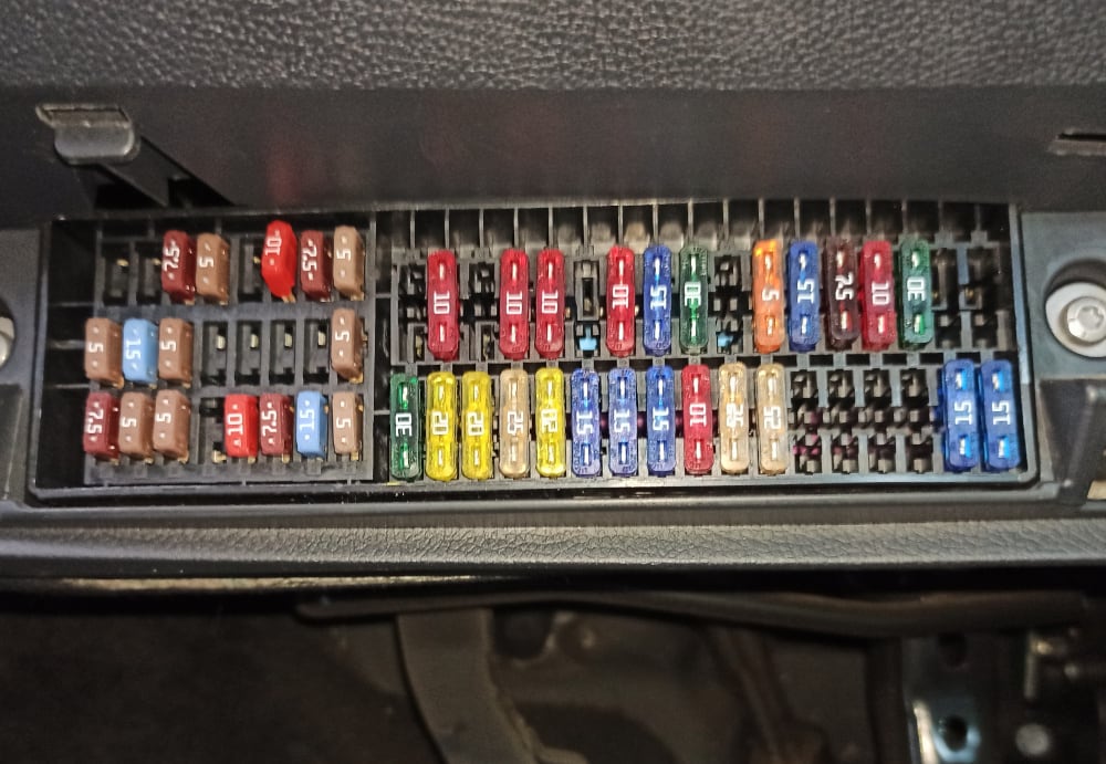 Fuse box image 15