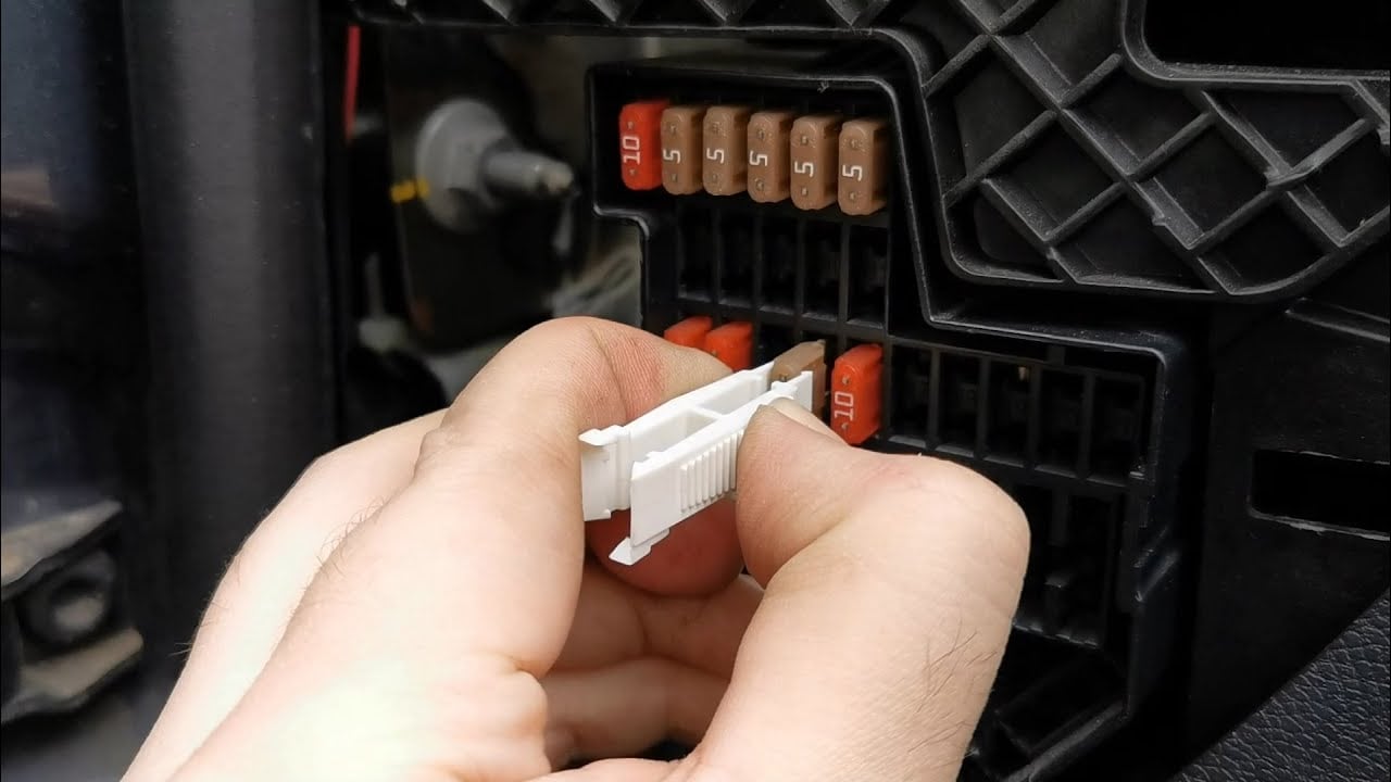 Fuse box image 1